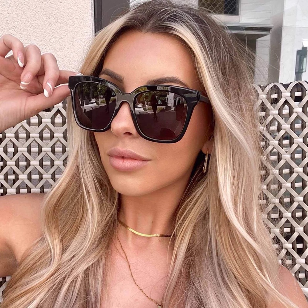 Diff Eyewear Bella Sunglasses, Black Grey Polarized